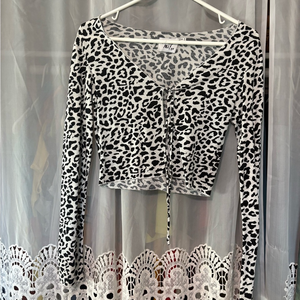 Princess Polly Black and White Tie Front Crop Blouse